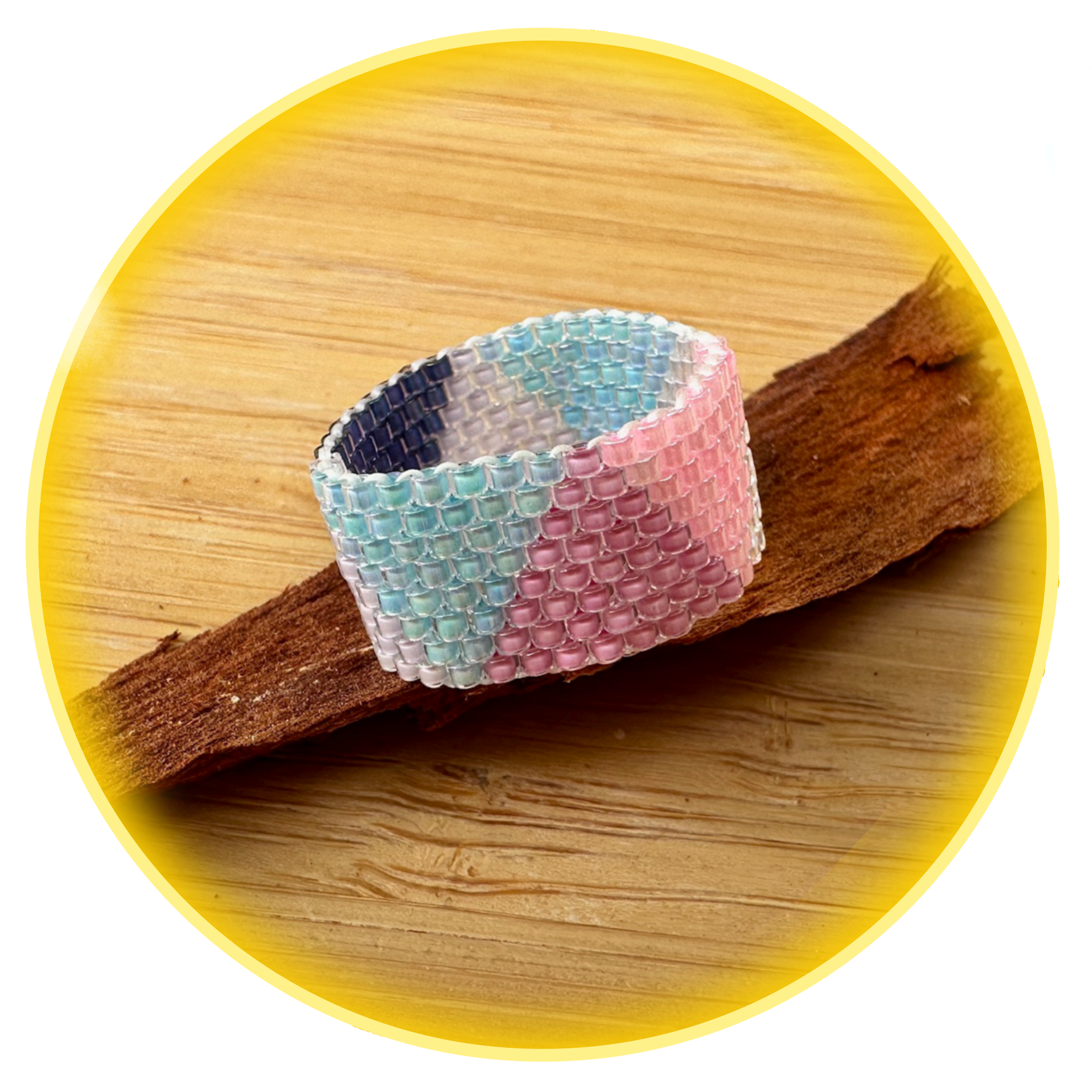 006 růžovo modré pyramidy