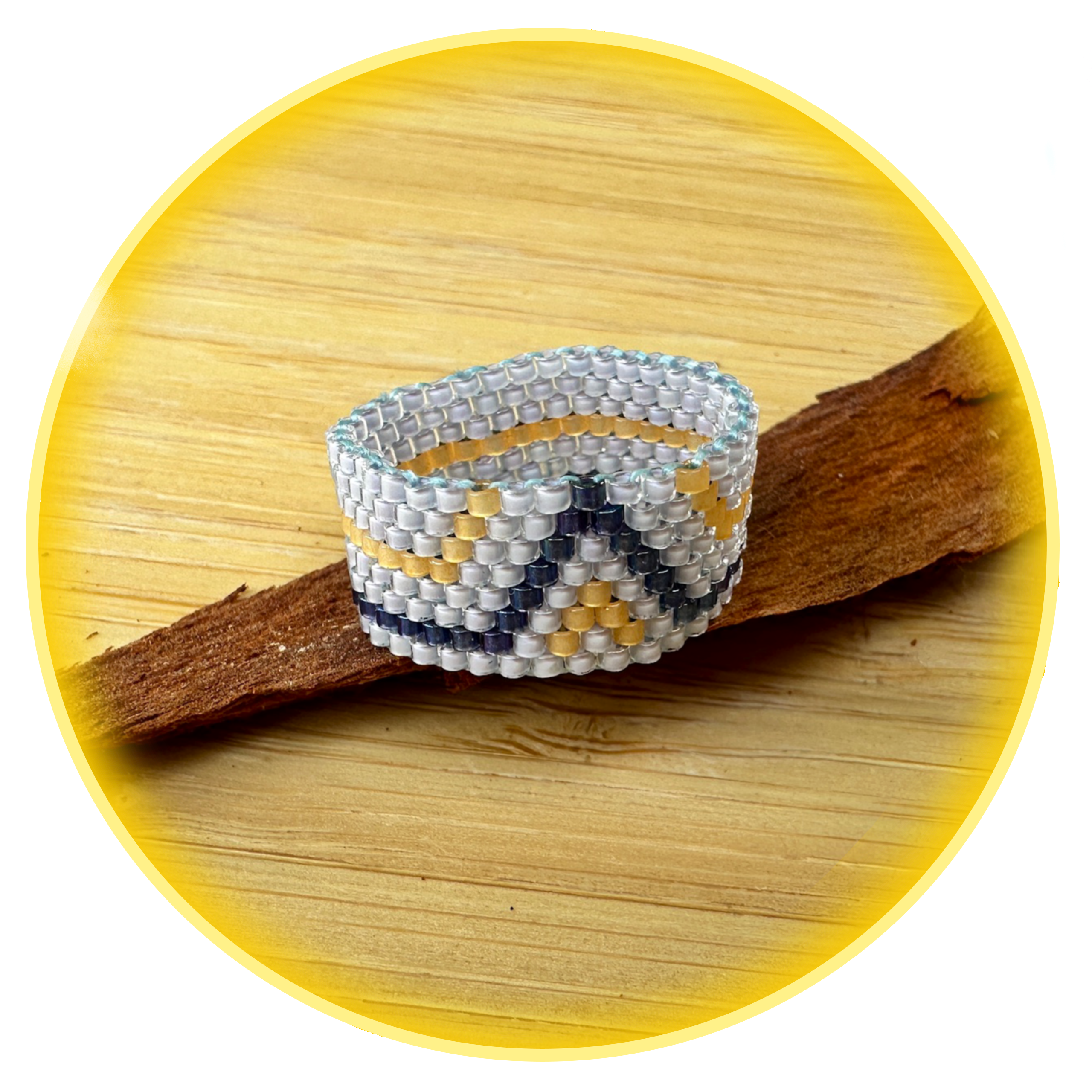 008 světle fialový se zlato-modrou linkou