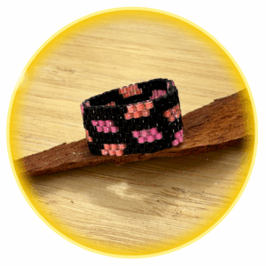 026 černý s růžovou oranžovými tvary