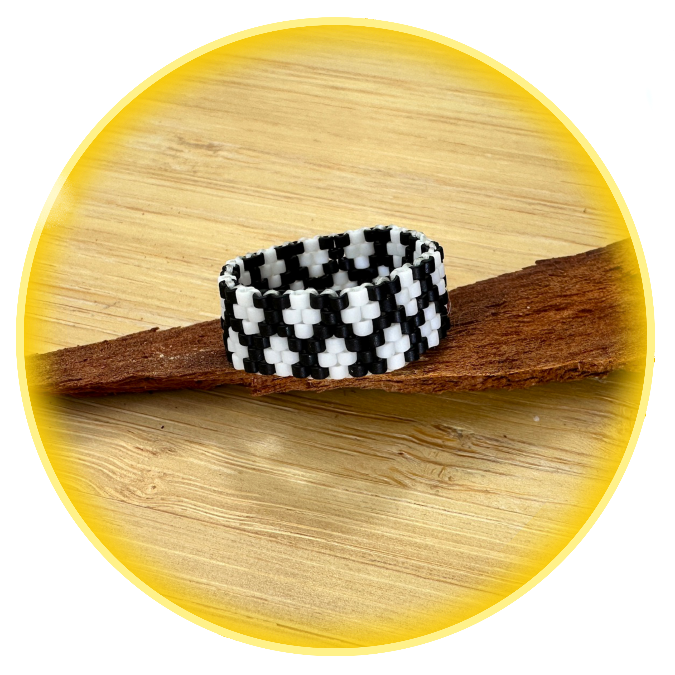 028 černý s bílými křížky