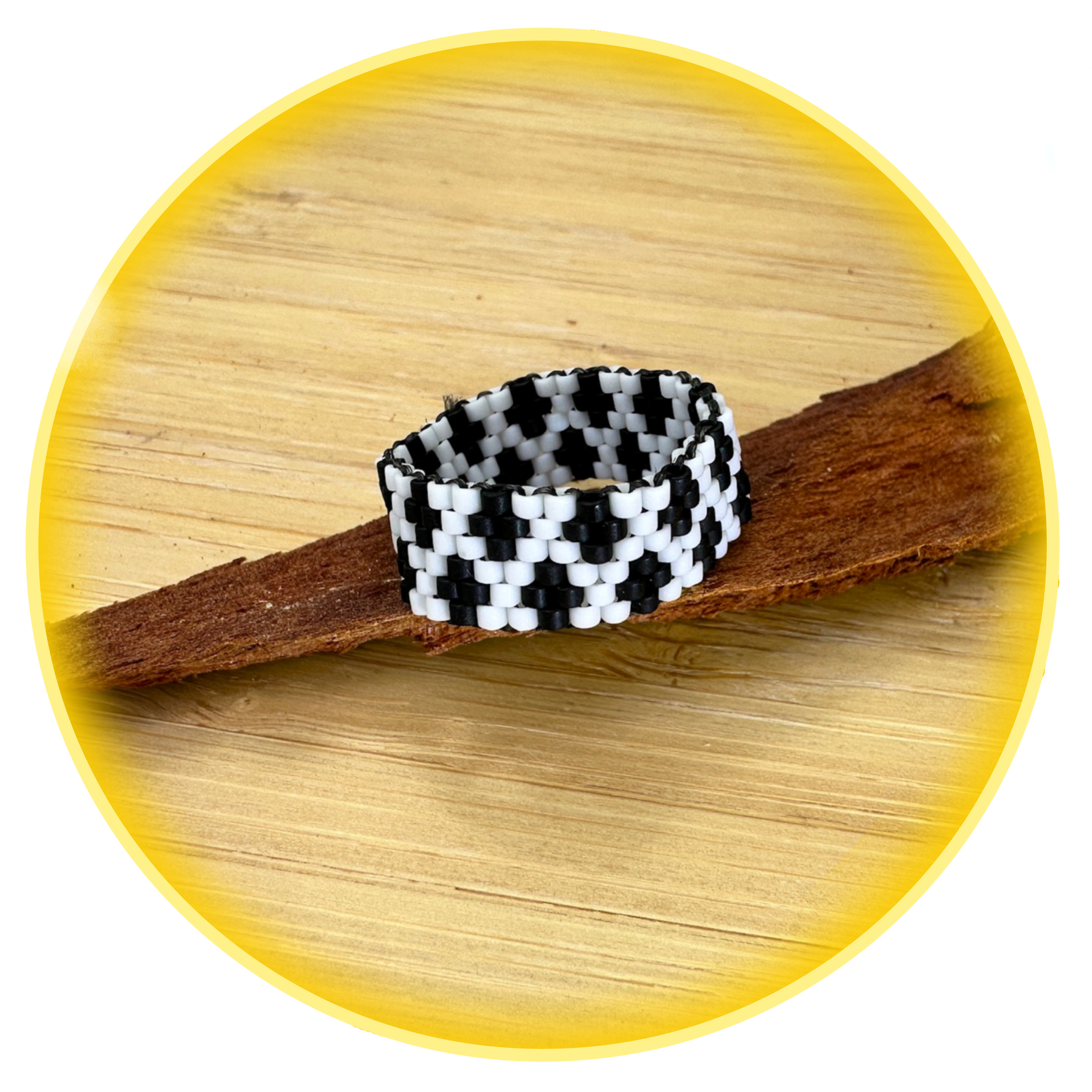 029 bílý s černými křížky