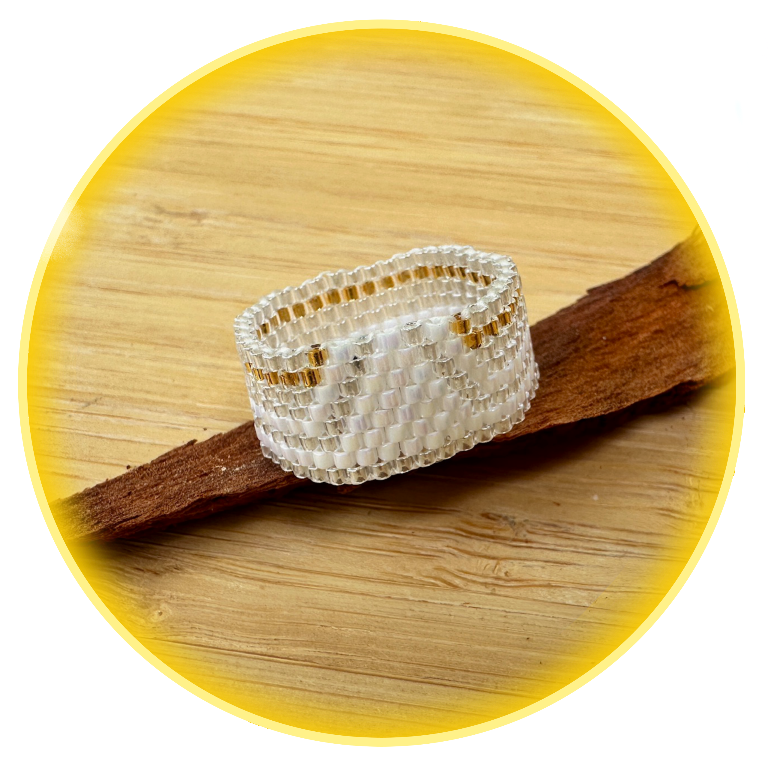 049 bílo-průhledný se zlatou linkou