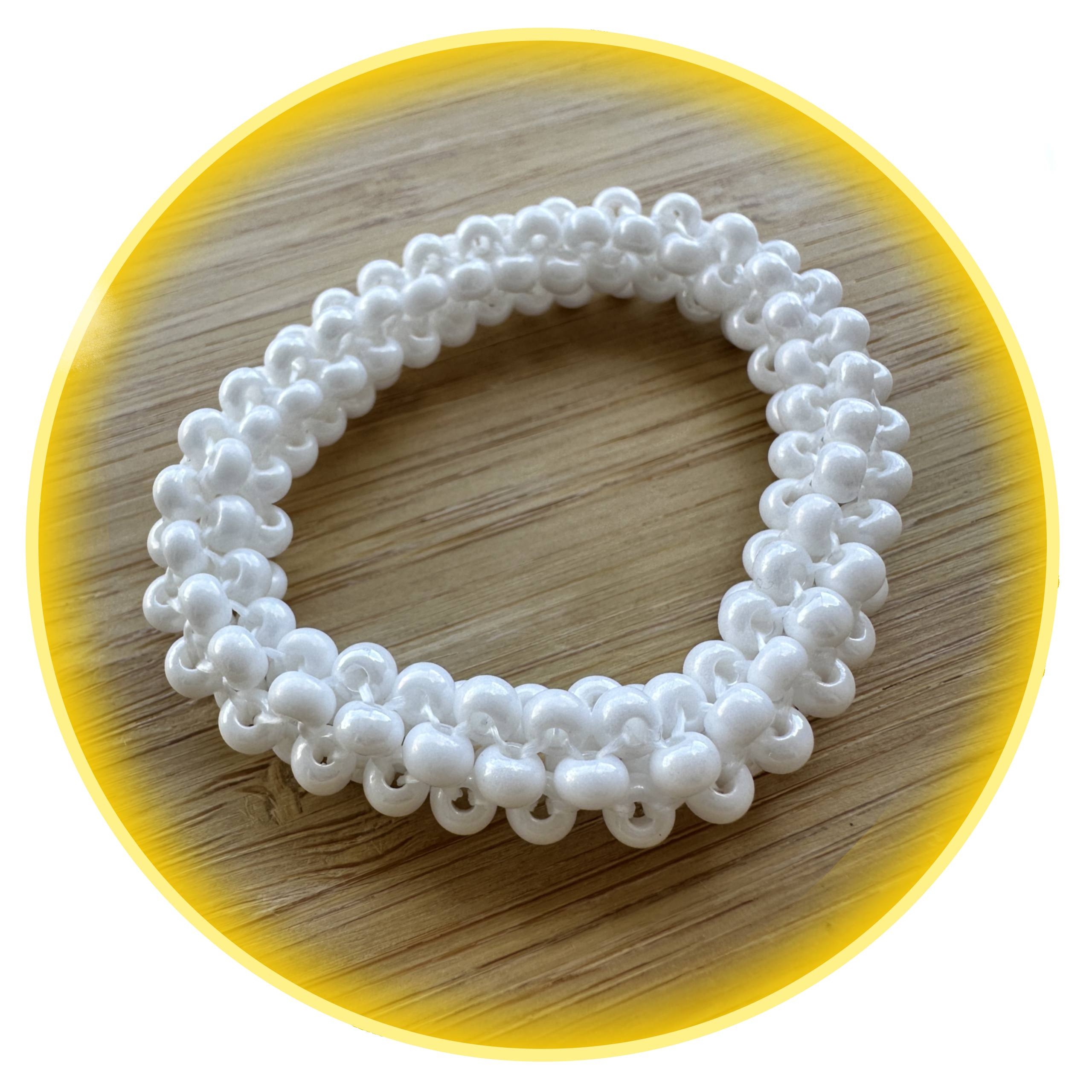 049 hodná gumička bílá