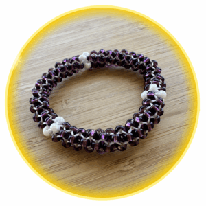 053 hodná gumička fialovo bílá