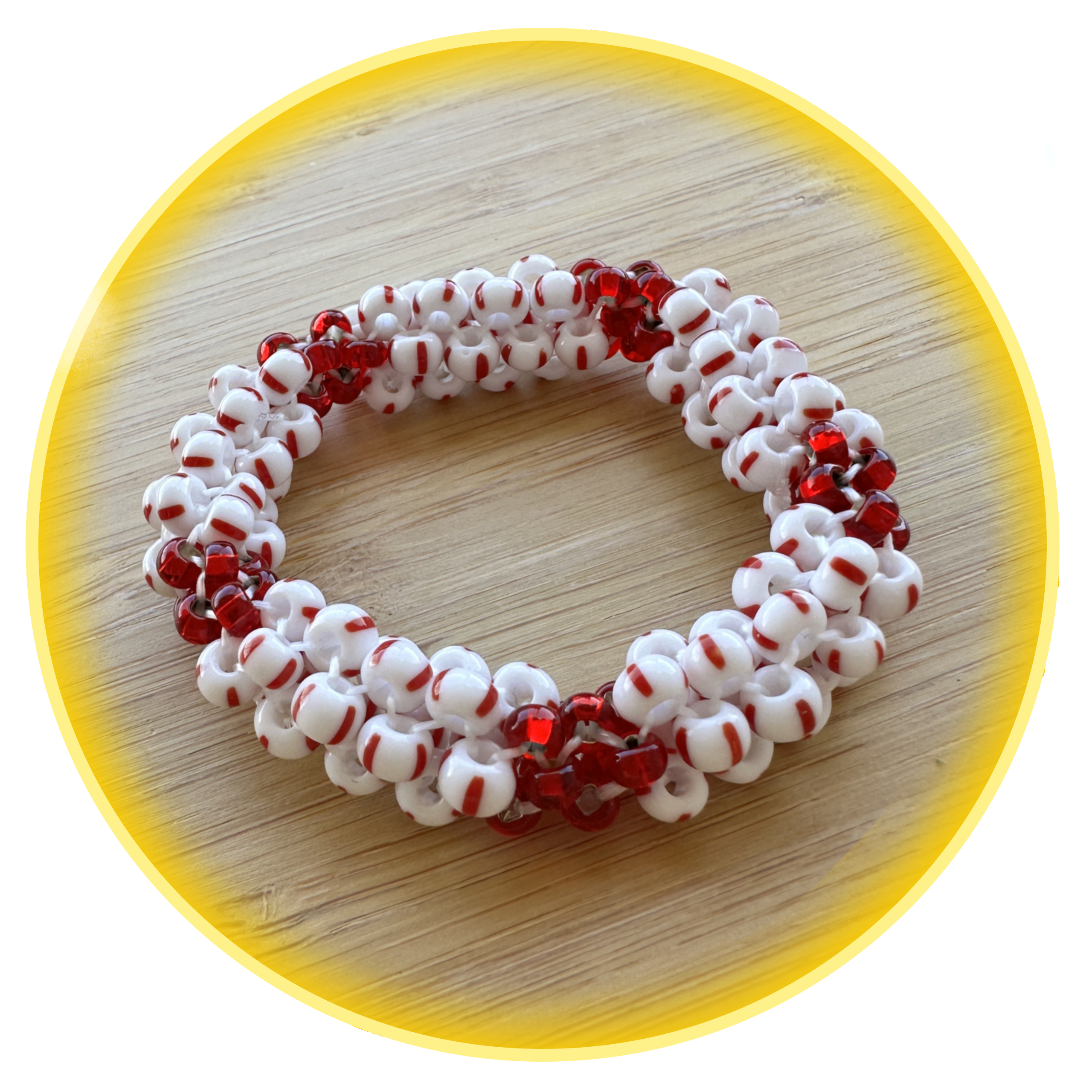 054 hodná gumička bílo červená