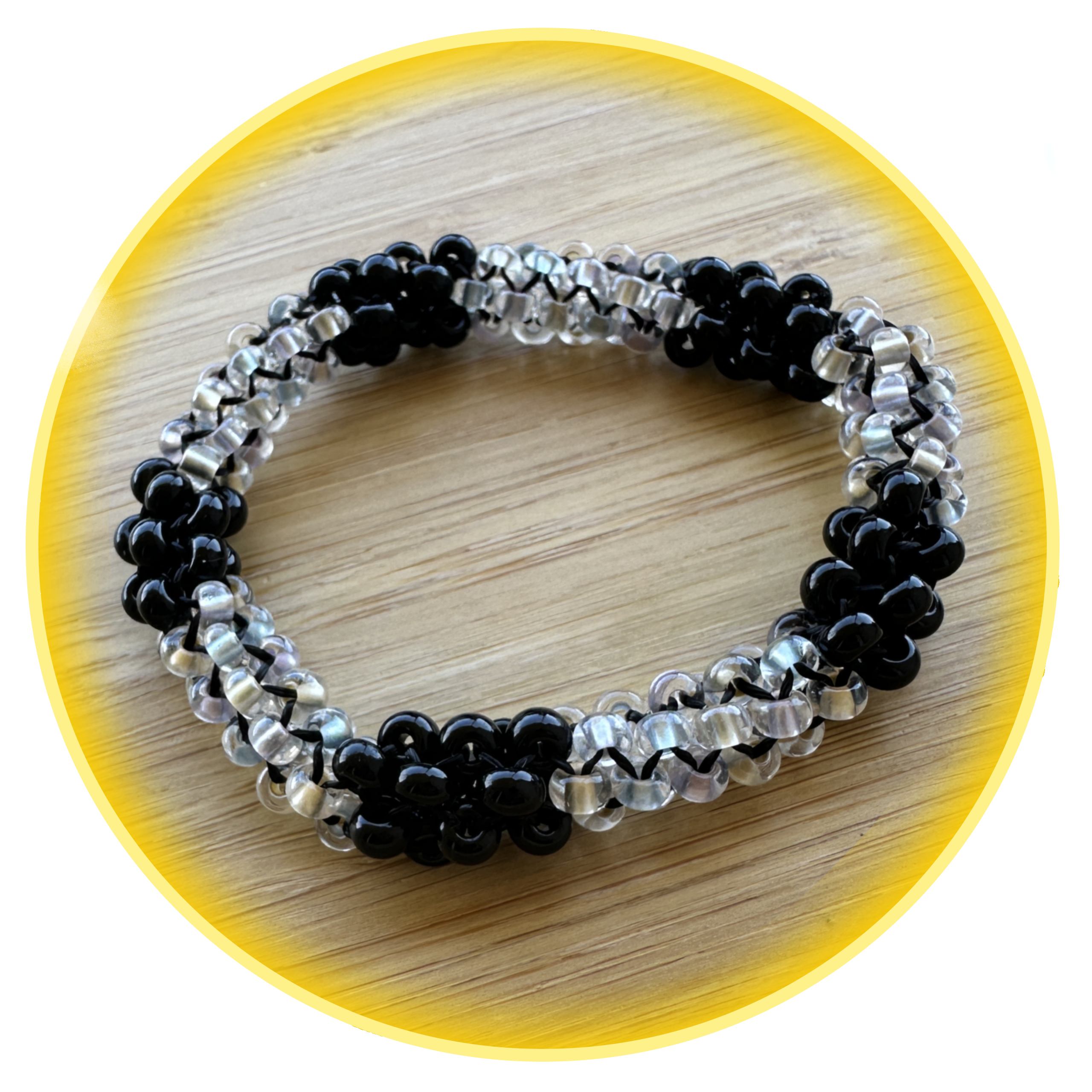 058 hodná gumička perleťovo černá