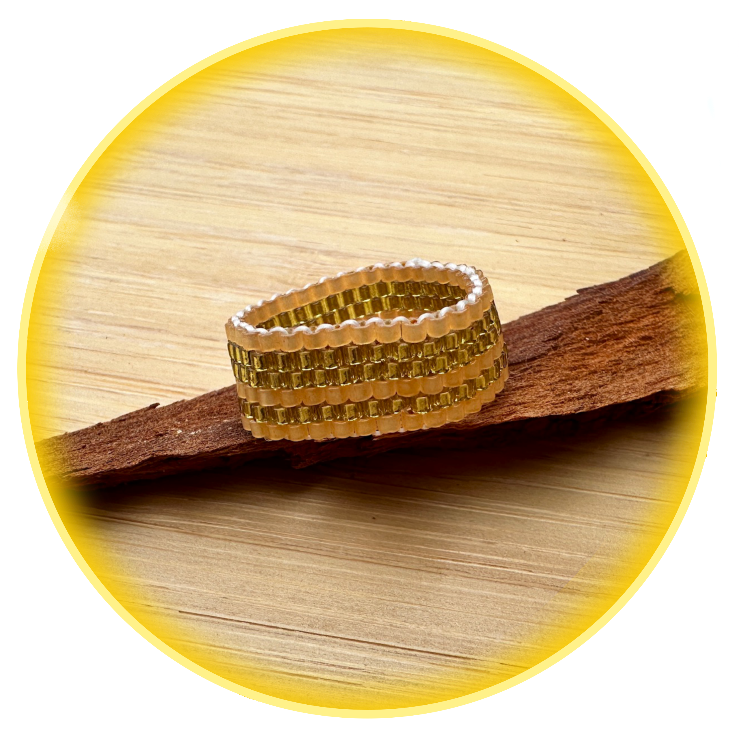 061 - zelený s medovo-zlatými linkami