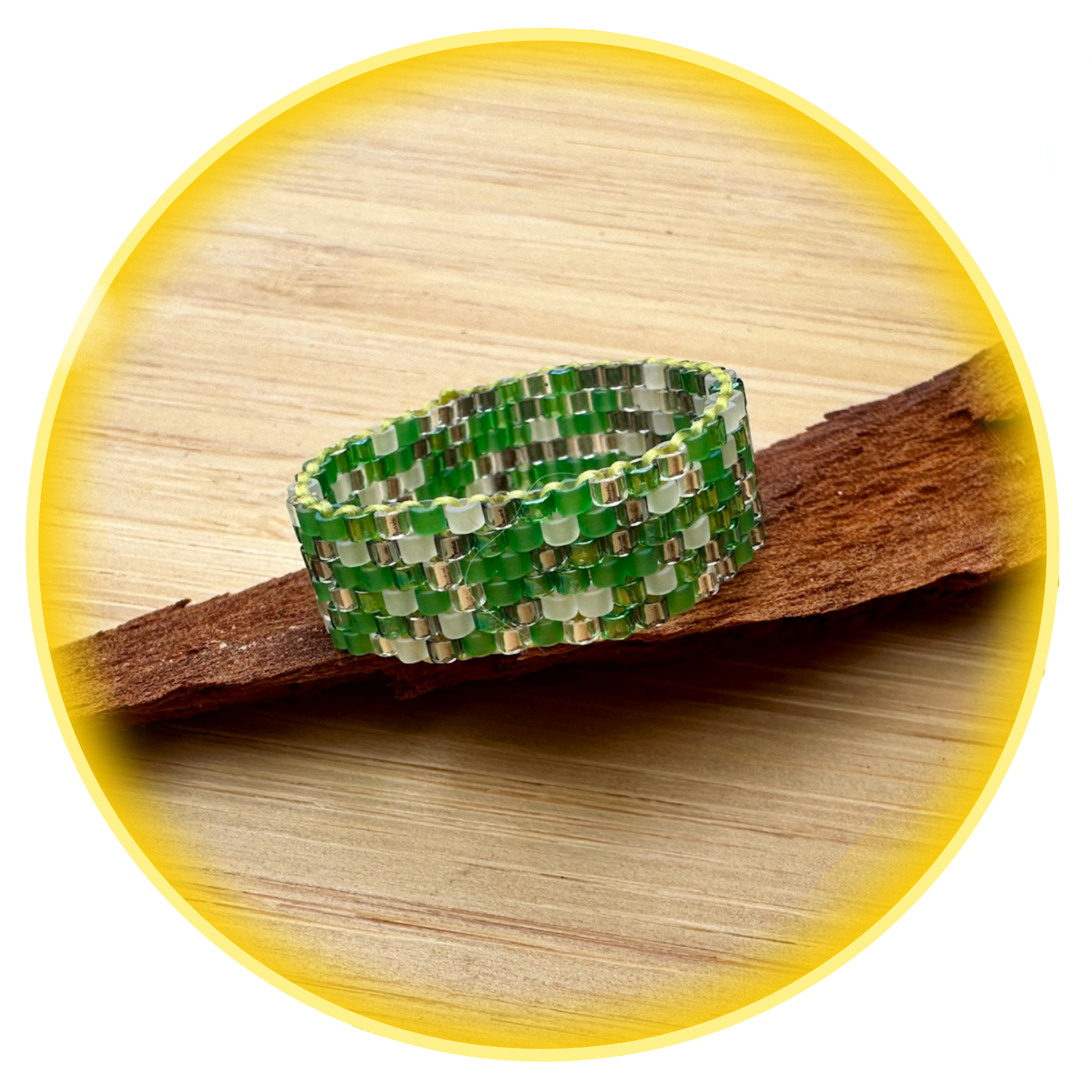 066 zelenostříbrný prsk